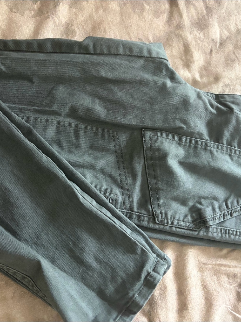 Wit & Wisdom Cropped Pants in Slate Green
